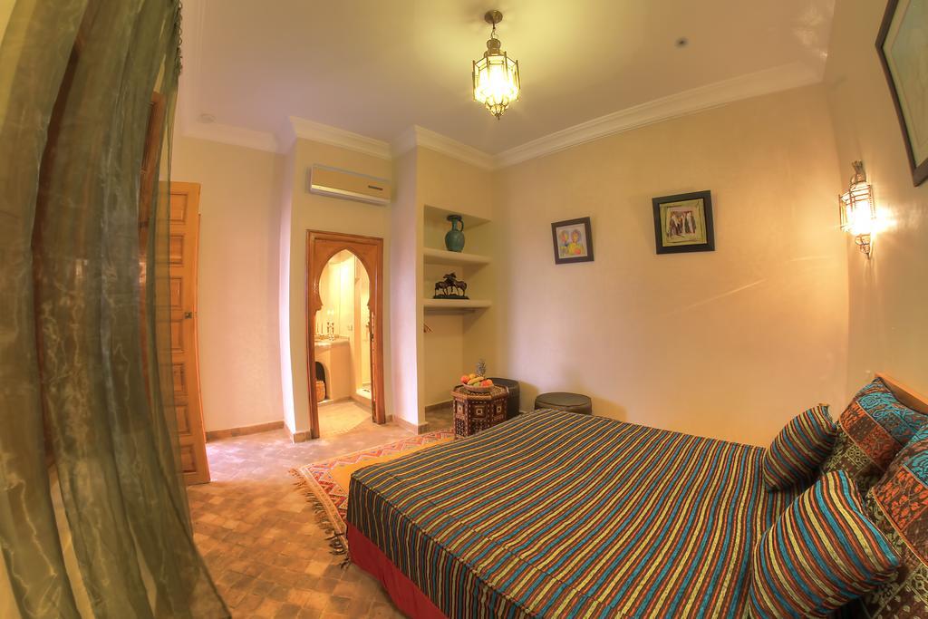 Hotel Dar Tasnime Marrakesch Zimmer foto