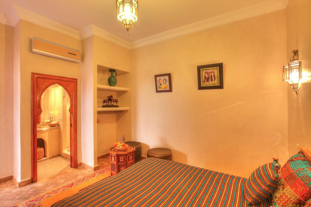 Hotel Dar Tasnime Marrakesch Zimmer foto