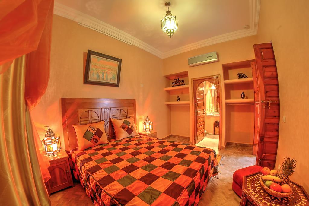 Hotel Dar Tasnime Marrakesch Zimmer foto